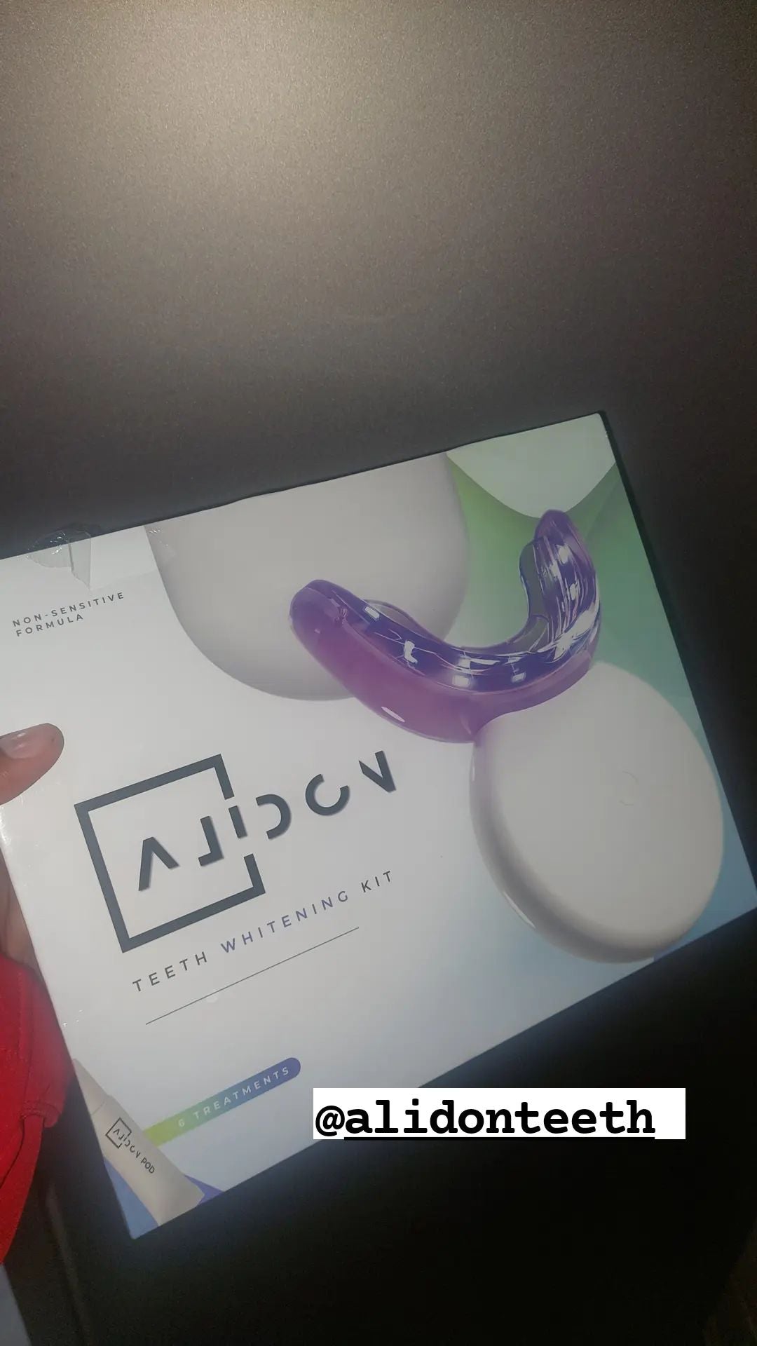 Affordable teeth whitening kit from Alidon 